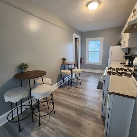 Bus Train 2 Nyc Spacious 4Br Sh